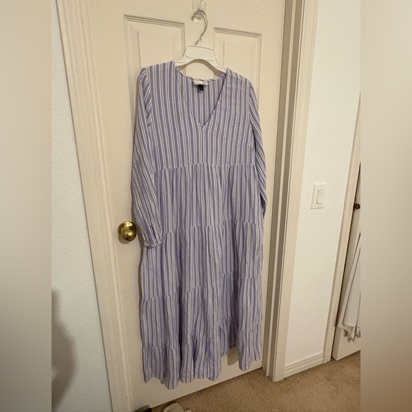Universal Thread Dresses & Skirts - Universal Thread Lavender Striped Long Sleeve Maxi Dress